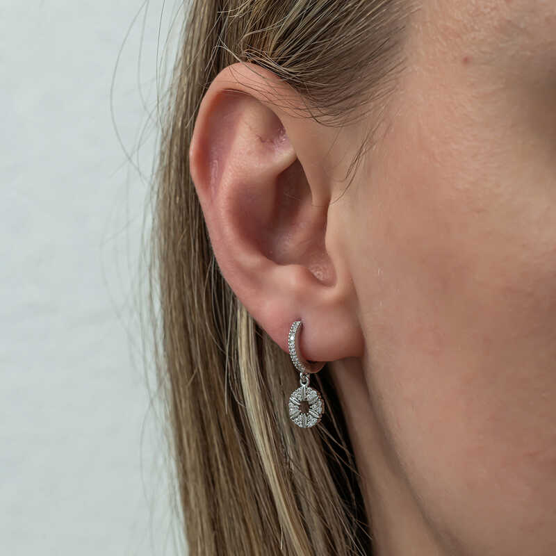 Gümüş Geometrik Desenli Kadın Küpe - Görsel 4