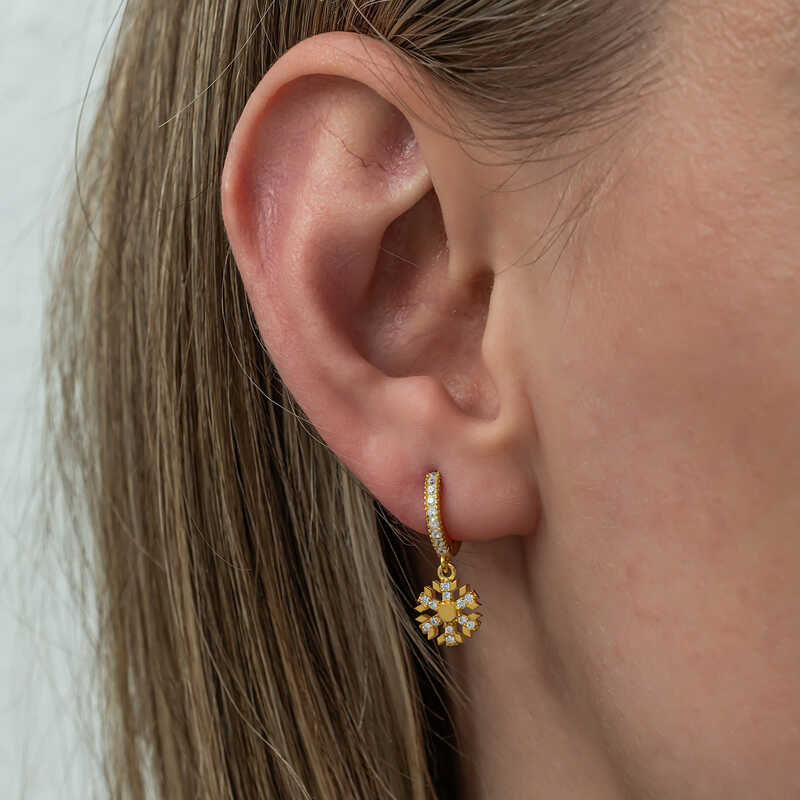 Gümüş Sallantılı Gold Kar Tanesi Kadın Küpe - Görsel 3