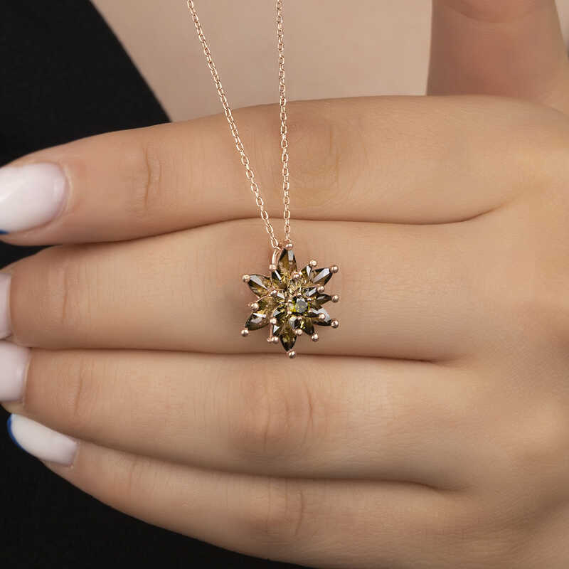 Gümüş Rose 4 Katman Lotus Çiçeği Kadın Kolye - Görsel 2